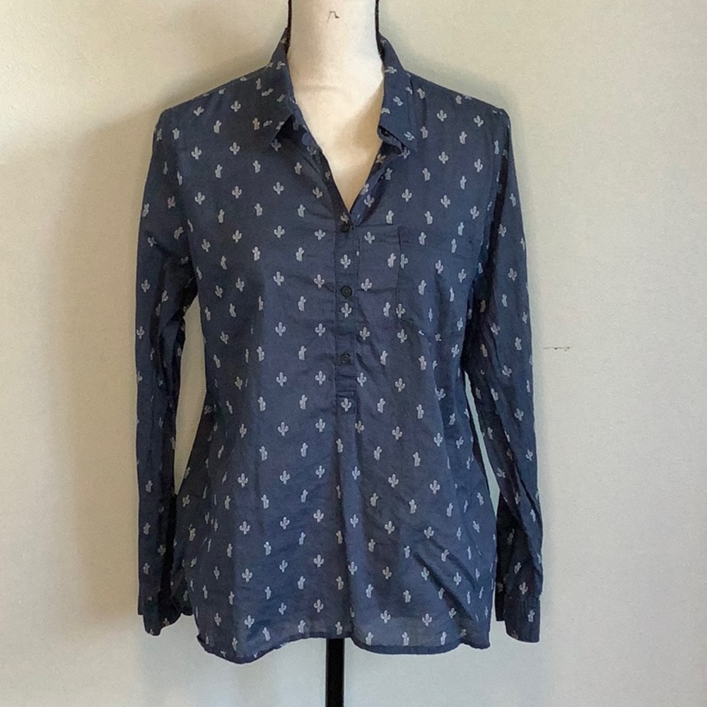 Gap cactus print shirt